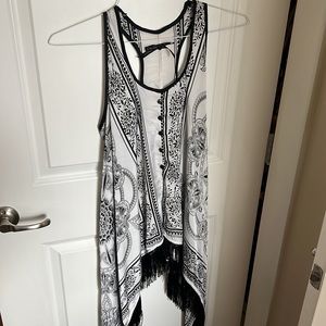 Unique black and white top.